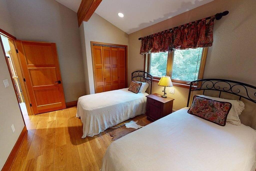 --Mountain Chalet Getaway With Breathtaking View Next To Tail Of Dragon-- Robbinsville Extérieur photo