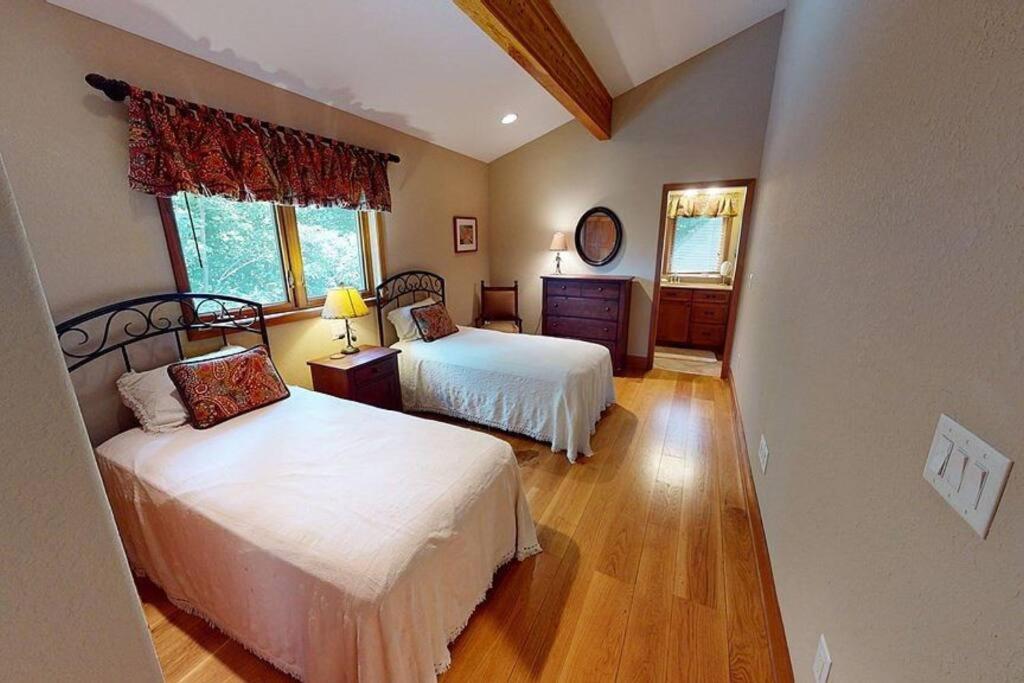 --Mountain Chalet Getaway With Breathtaking View Next To Tail Of Dragon-- Robbinsville Extérieur photo
